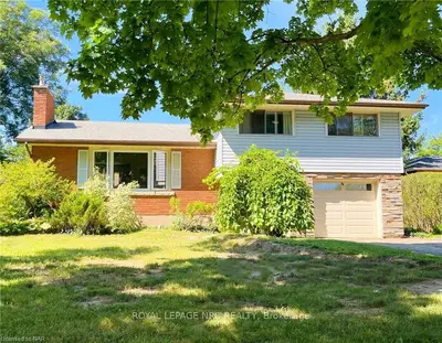 11 Armour Drive, Welland, On L3c 2n5