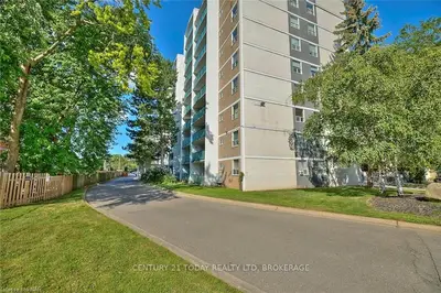 359 Geneva Street Street 702, St. Catharines, On L2n 2g5
