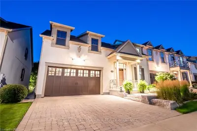 8 OLD MILL Lane, Niagara-on-the-Lake, ON L0S 1J1