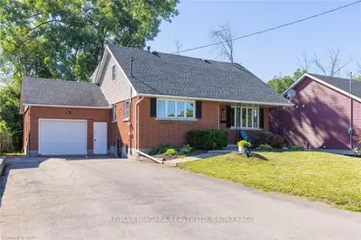 360 ALBANY Street, Fort Erie, ON L2A 1L9