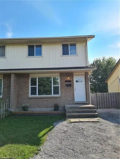 8323 Lamount Avenue, Niagara Falls, On L2g 7l4
