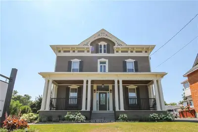 221 DIVISION Street Upper, Welland, ON L3B 4A1