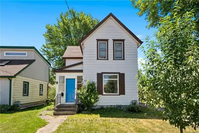 60 CHARLES Street, Port Colborne, ON L3K 3R4