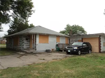 93 Elizabeth Street, Port Colborne, On L3k 2b7