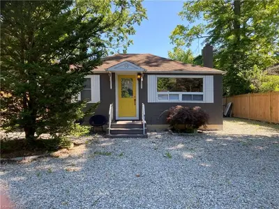 10 ADDISON Avenue, Niagara-on-the-Lake, ON L0S 1J0