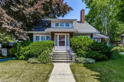 223 SUGARLOAF Street, Port Colborne, ON L3K 2N9