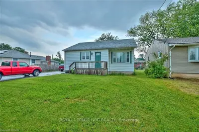 235 Knoll Street, Port Colborne, On L3k 5b7