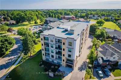 16 WOOD Street 304, St. Catharines, ON L2N 0A8