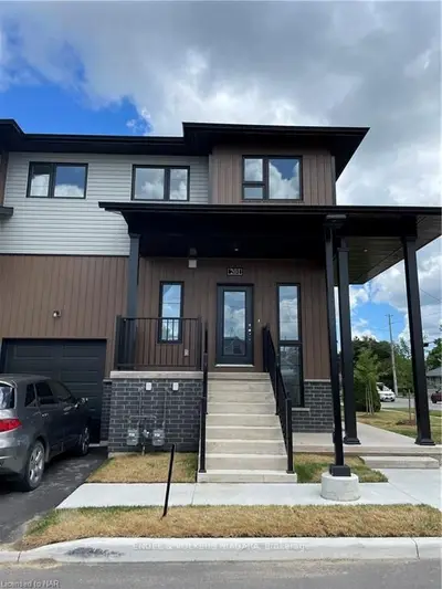 6591 MONTROSE Road 201, Niagara Falls, ON L2H 1M3