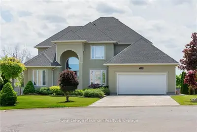 8320 Vegter Court, Niagara Falls, On L2h 3m1