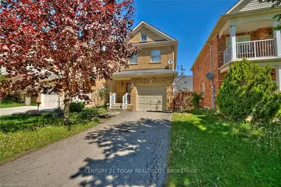 36 ROBERTSON Road, Niagara-on-the-Lake, ON L0S 1J0