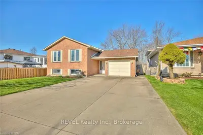 7459 LAKEWOOD Crescent, Niagara Falls, ON L2G 7T7