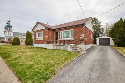 453 HARRIET Street, Welland, ON L3B 2H9
