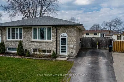 17 FAIRLAWN Crescent, Welland, ON L3C 5Z2