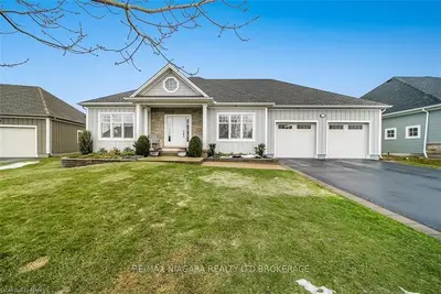 15 SUNRISE Court, Fort Erie, ON L0S 1N0