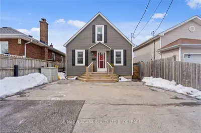 36 Afton Avenue, Welland, On L3b 1v5