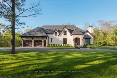 34 NEWARK Street, Niagara-on-the-Lake, ON L0S 1J0