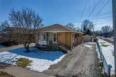 154 KENT Street, Port Colborne, ON L3K 2Z8