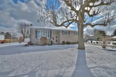 215 OLGA Drive, Port Colborne, ON L3K 5T8