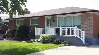 28 HUGHES Avenue, Welland, ON L3B 1M5