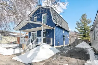220 YORK Street, St. Catharines, ON L2R 6G6