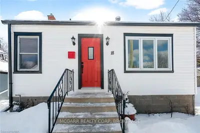 18 EASTCHESTER Avenue, St. Catharines, ON L2P 2V6