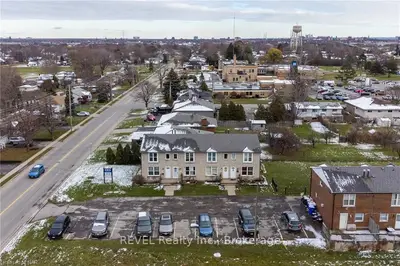 252 BERTIE Street 2, Fort Erie, ON L2A 1Z6