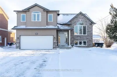 6350 TOWNLINE Road, West Lincoln, ON L0R 2A0