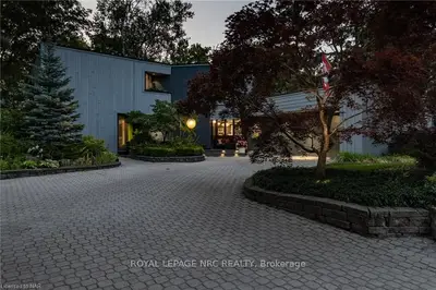 4296 Village Park Drive, Lincoln, ON L3J 0J1