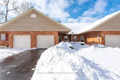 6 MAPLE Street, Port Colborne, ON L3K 6G7