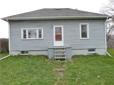6222 HAWKINS Street, Niagara Falls, ON L2G 3B5