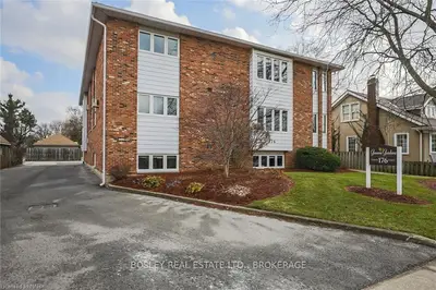 176 GENEVA Street 8, St. Catharines, ON L2R 4P3