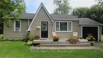 396 PARKDALE Avenue, Fort Erie, ON L2A 5A8