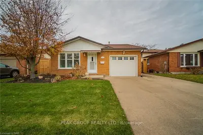 7691 CHOROZY Street, Niagara Falls, ON L2H 2N8