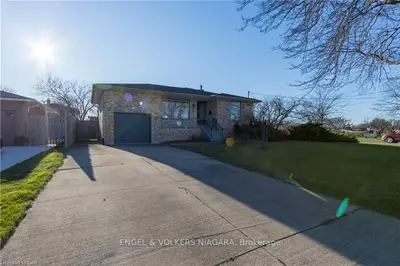 2 BARANIUK Street, St. Catharines, ON L2N 1N5