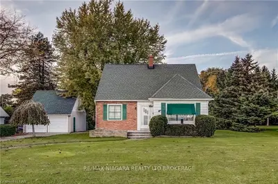 19 Lakeshore Road, Port Colborne, ON L3K 2S2