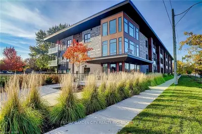 212 LAKEPORT ROAD Road 306, St. Catharines, ON L2N 4R5