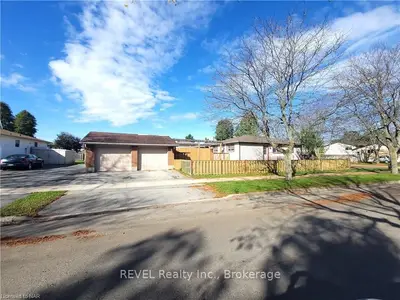 8180 Lexington Court, Niagara Falls, On L2h 1w4
