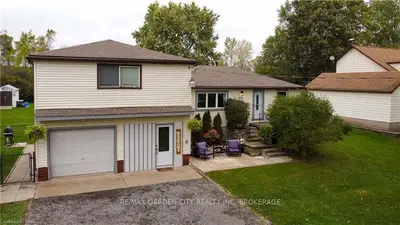 1664 Royal York Road, Fort Erie, On L2a 5m4