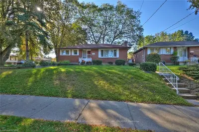 6430 Brock Street, Niagara Falls, On L2j 1w3