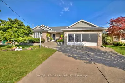 381 ALBANY Street, Fort Erie, ON L2A 6G3