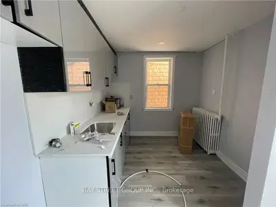 6106 MAIN Street, Niagara Falls, ON L2G 5Z9