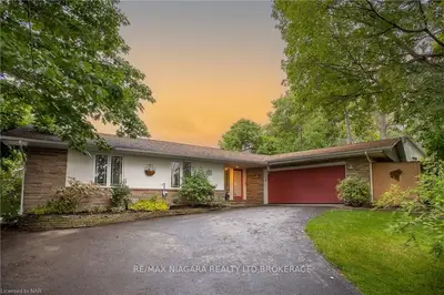 639 SANDY BAY Road, Haldimand County, ON N1A 2W6