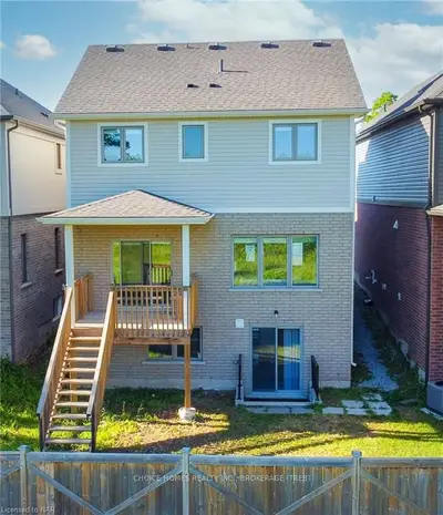 7224 Lionshead Avenue, Niagara Falls, On L2g 7s4