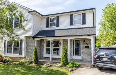 42 RAINBOW Court, Welland, ON L3C 6R4