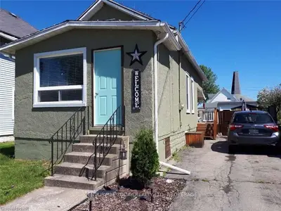 38 CHRISTMAS Street, Port Colborne, ON L3K 1M2