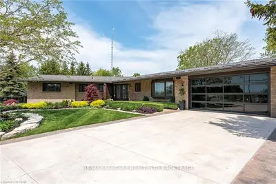 6385 LYONS CREEK Road, Niagara Falls, ON L2G 0L9