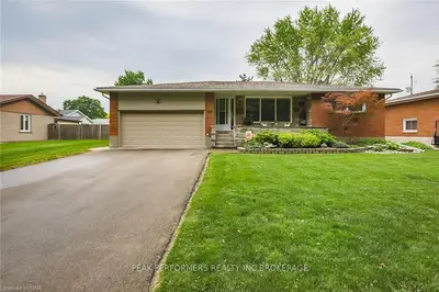 7 MARTHA Court, Welland, ON L3C 4N3