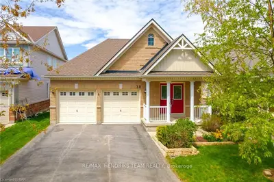 38 WRIGHT Crescent, Niagara-on-the-Lake, ON L0S 1J0