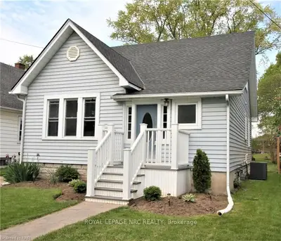 226 NORTH Street, Fort Erie, ON L2A 3R8